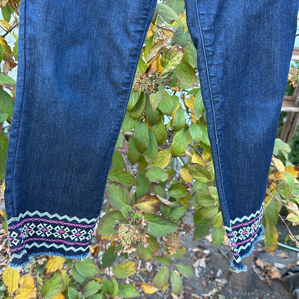 NYDJ size 4 Sheri slim embroidered distressed lift tuck tech jeans - Picture 4 of 7